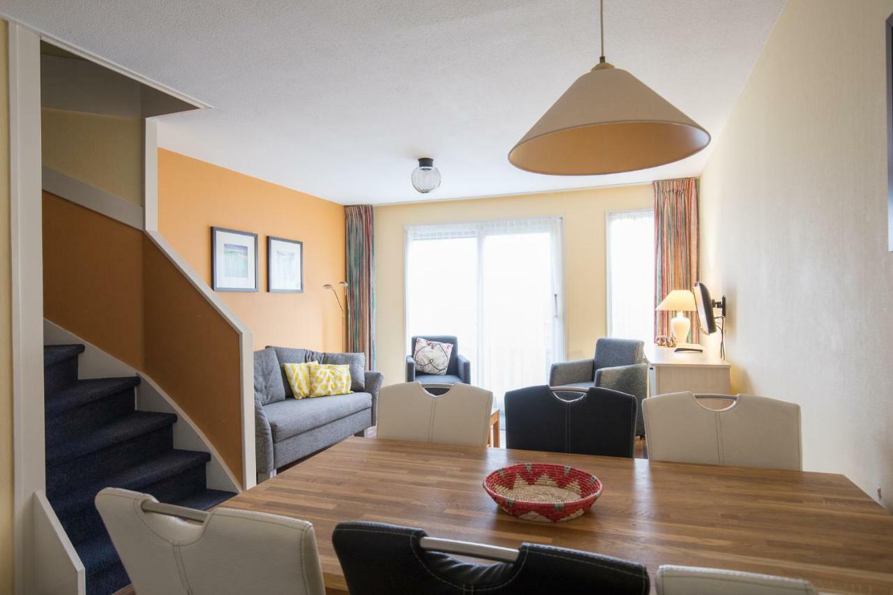 Appartement De Vrijbuiter, Resort Amelander Kaap Hollum  Exteriér fotografie